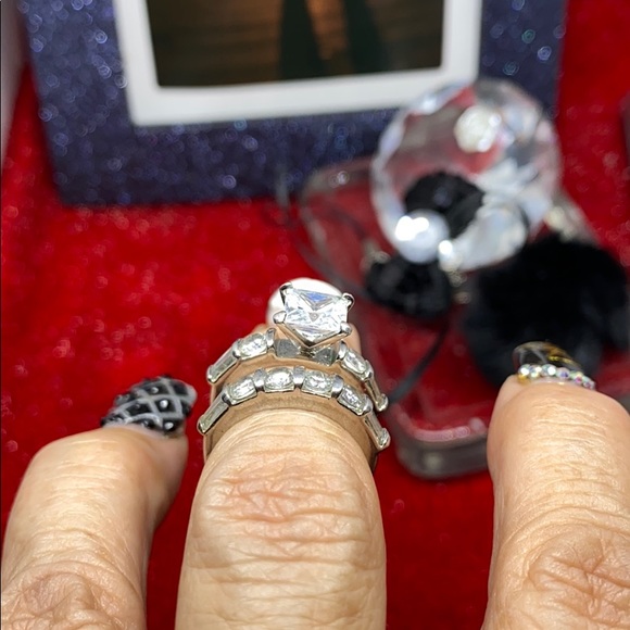 Princess cut 18k white Gold overlay She say yes !! 💎💋🍾rings - Picture 3 of 17